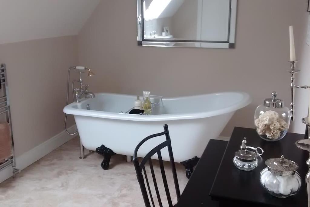 7 Burnside House Bed & Breakfast Kilmorack Екстериор снимка